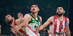 effd6e8a-alec-peters-dinos-mitoglou-kostas-papanikolaou-panathinaikos-olympiacos-game3.jpg